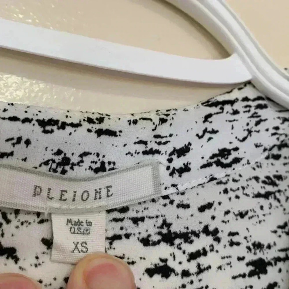 2 for 40 Pleione short sleeve, tunic w V-neck, light, airy, summer - Picture 4 of 6